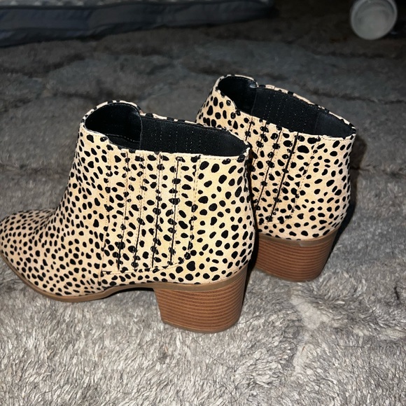 Cheetah print booties - Picture 3 of 4